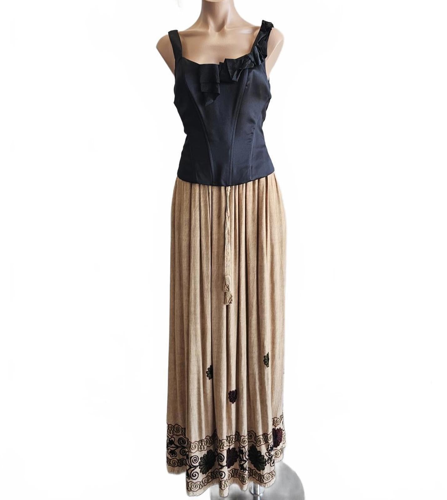 Vinage boho embroidered maxi skirt by AL- ZEER long tall.