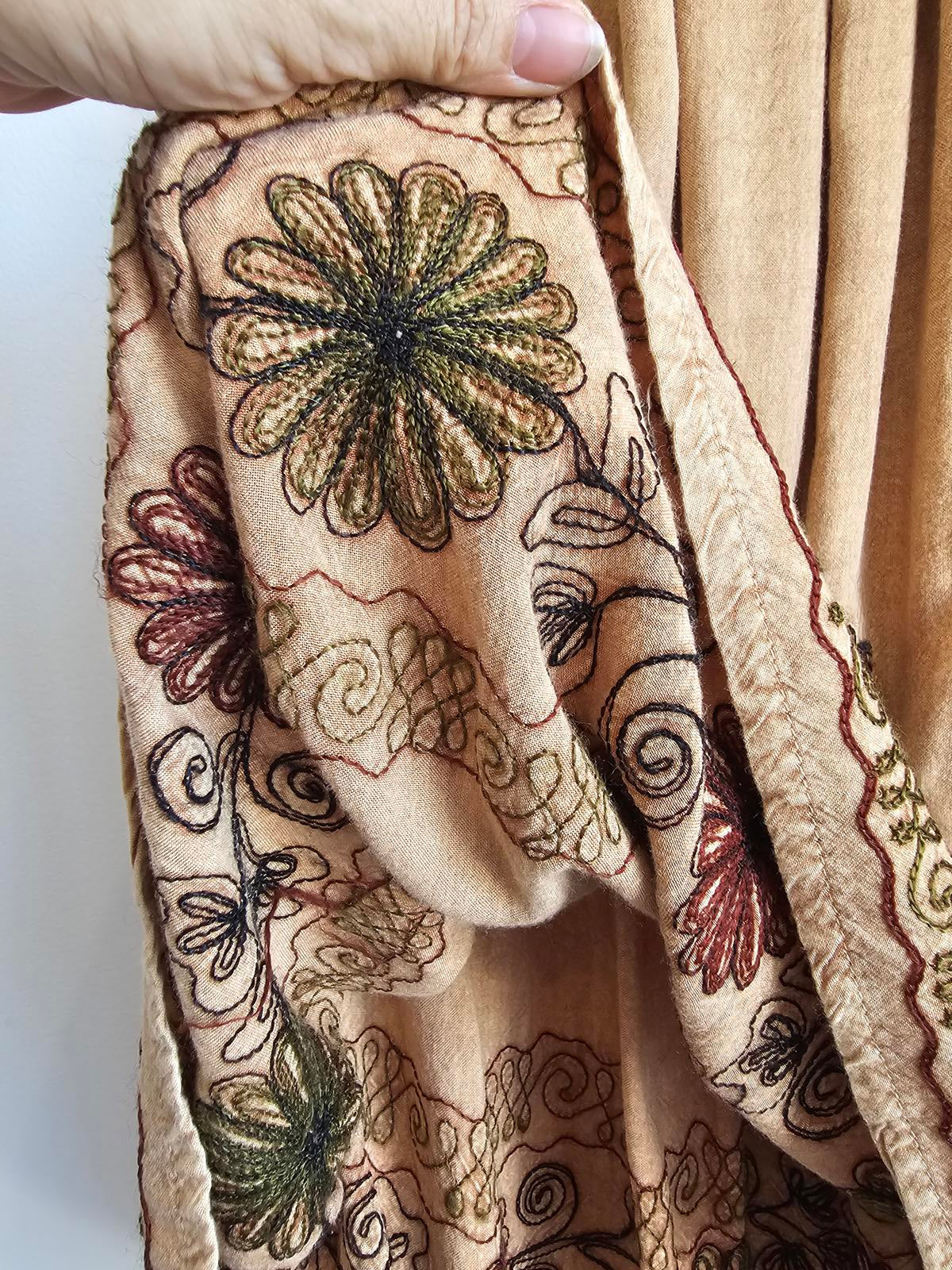 Vinage boho embroidered maxi skirt by AL- ZEER long tall.