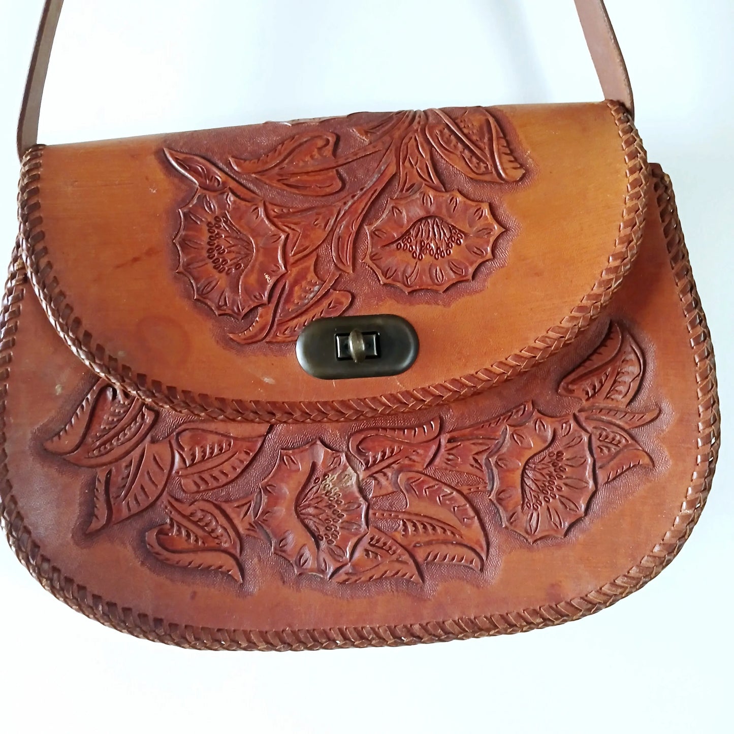 Vintage hand tooled shoulder bag Modeshy