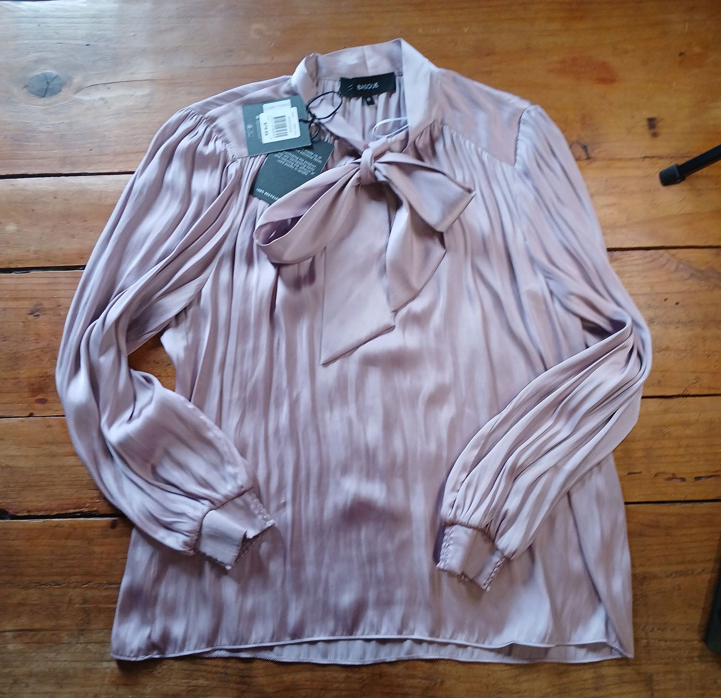 Basque flowing, pussy bow mauve lavender long sleeve top. Modeshy