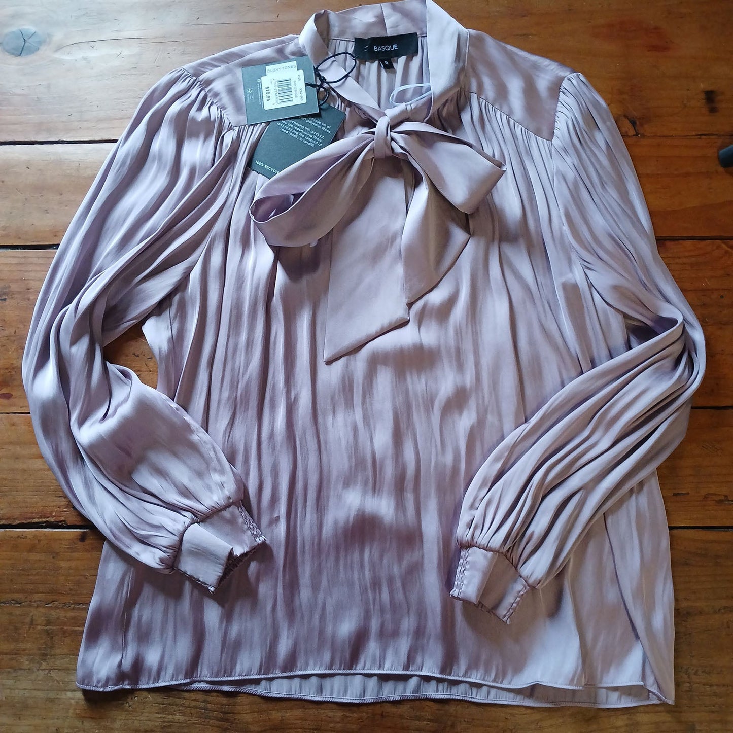 Basque flowing, pussy bow mauve lavender long sleeve top. Modeshy