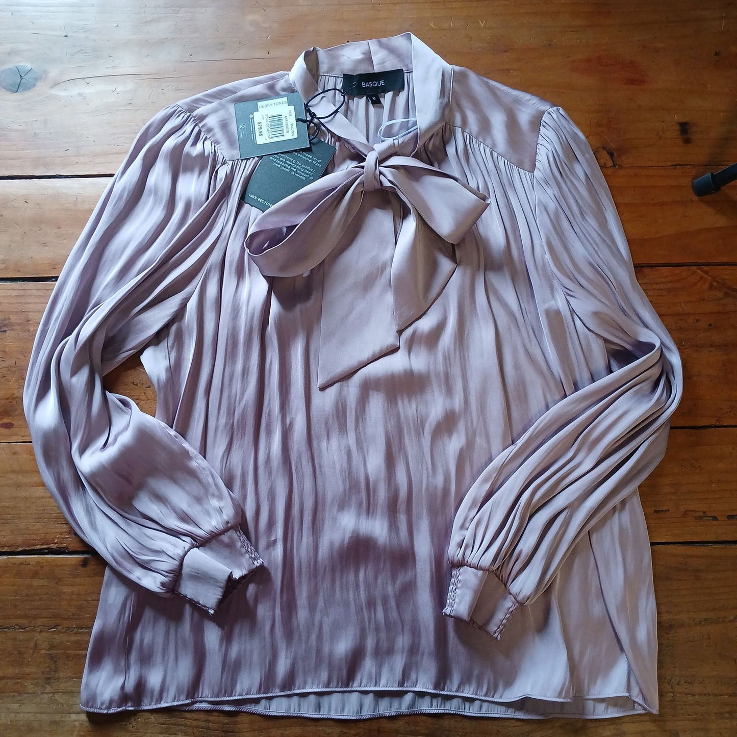 Basque flowing, pussy bow mauve lavender long sleeve top. Modeshy