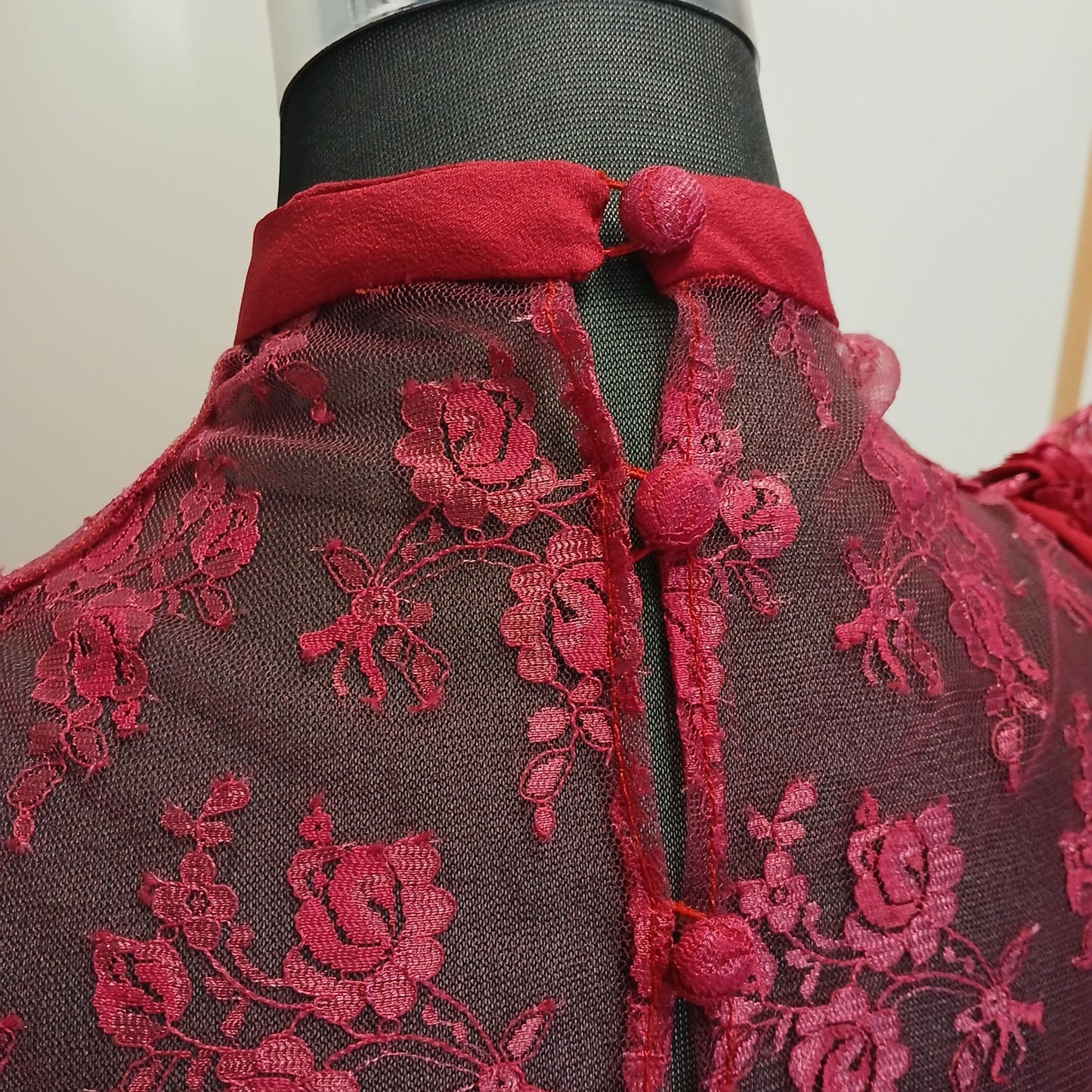 Vintage hand made gunne sax style cherry red lace dress. Modeshy