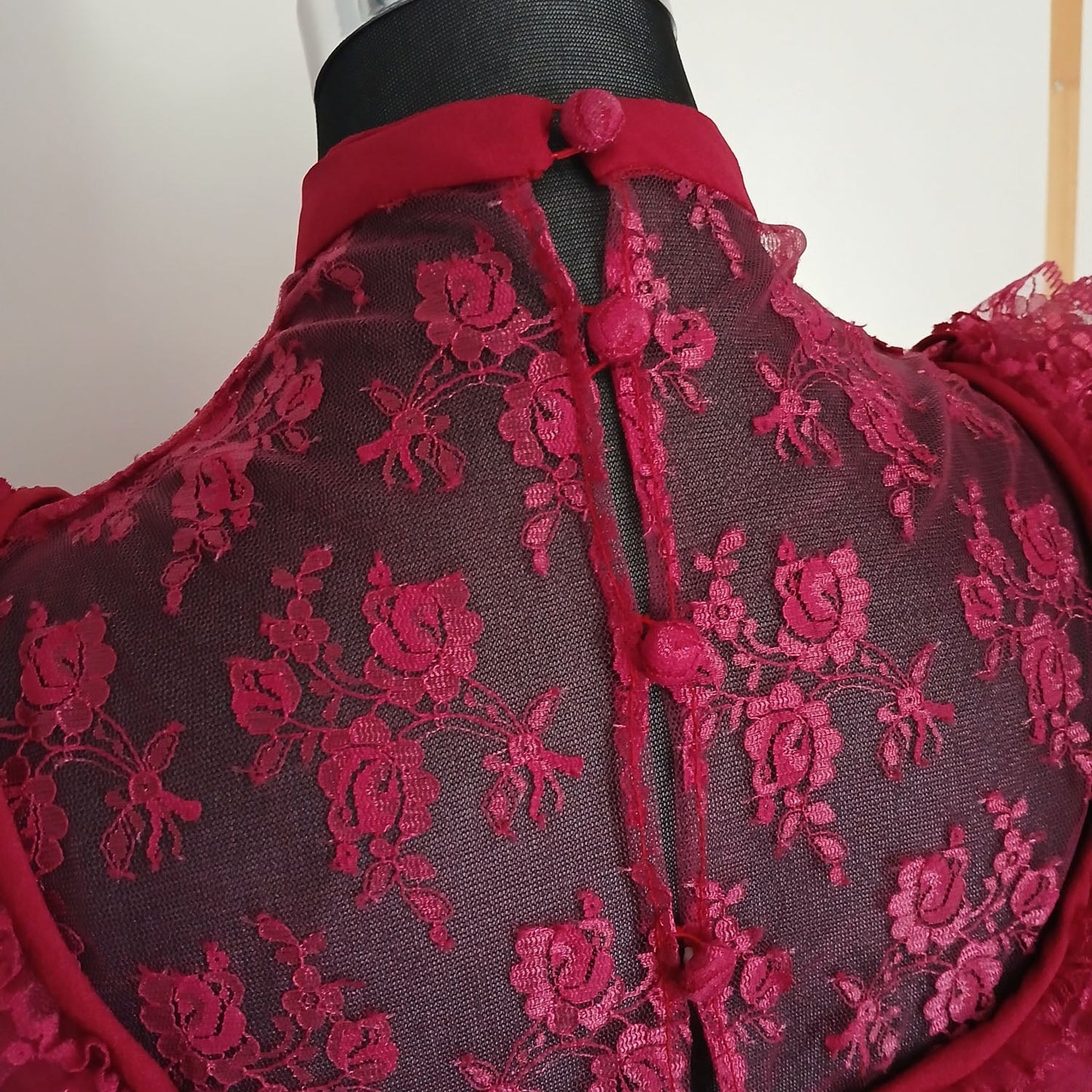 Vintage hand made gunne sax style cherry red lace dress. Modeshy