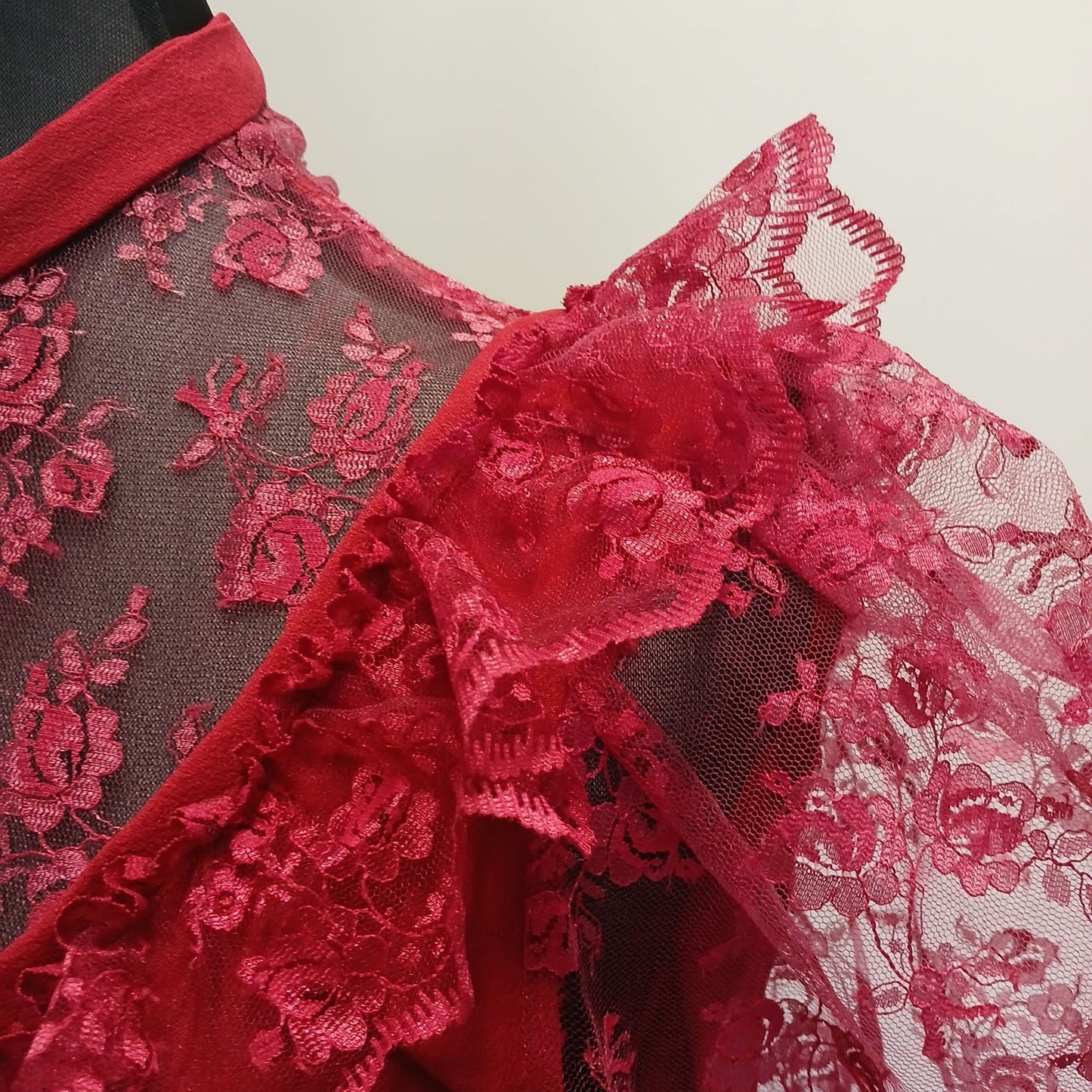 Vintage hand made gunne sax style cherry red lace dress. Modeshy