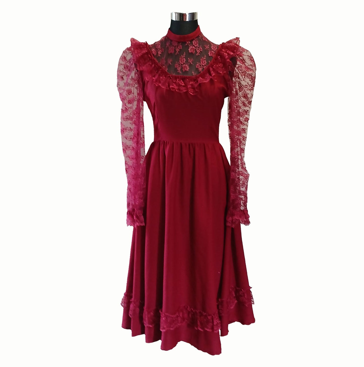 Vintage hand made gunne sax style cherry red lace dress. Modeshy