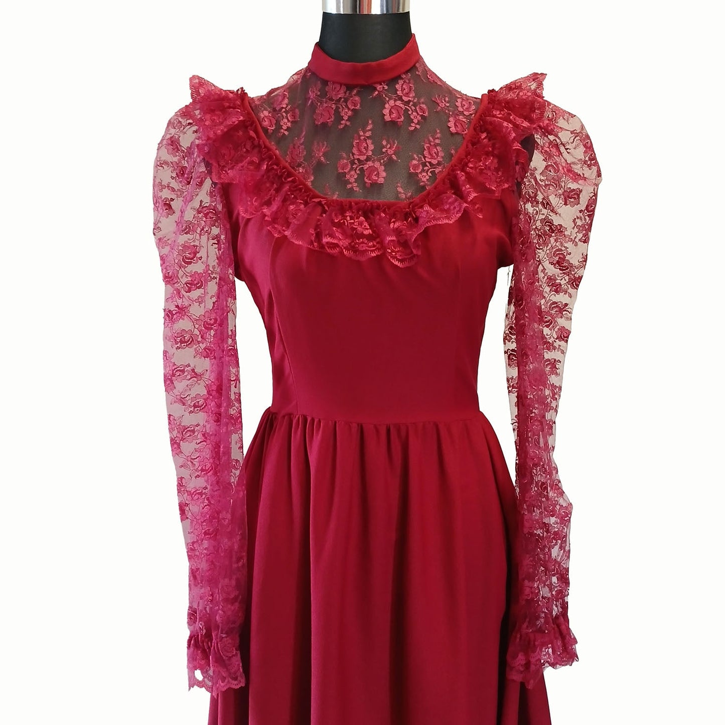 Vintage hand made gunne sax style cherry red lace dress. Modeshy