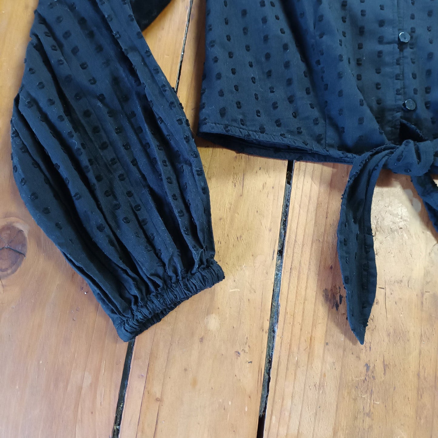 Black Lily loves cropped blouse Modeshy