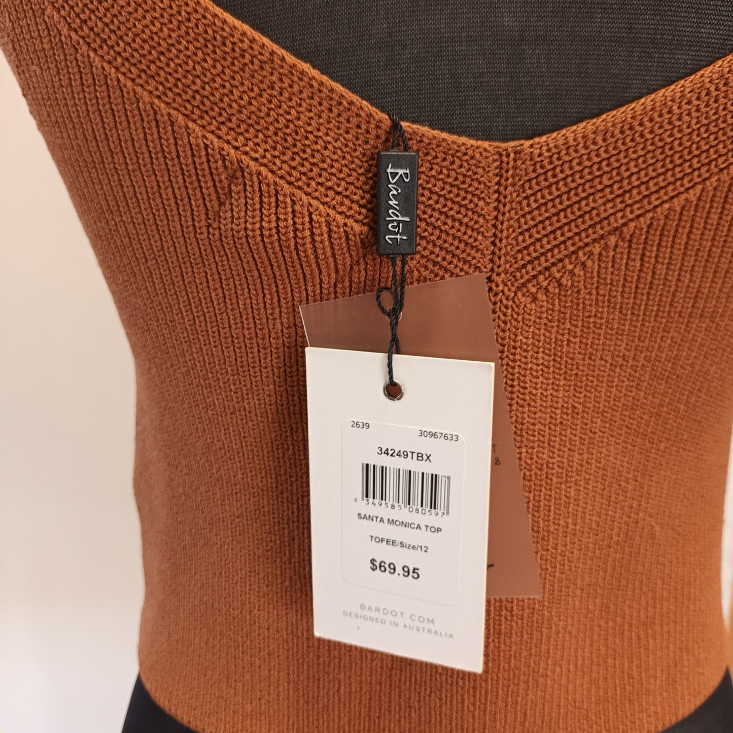 V Neck Caramel rusty knit cami Santa Monica top Modeshy