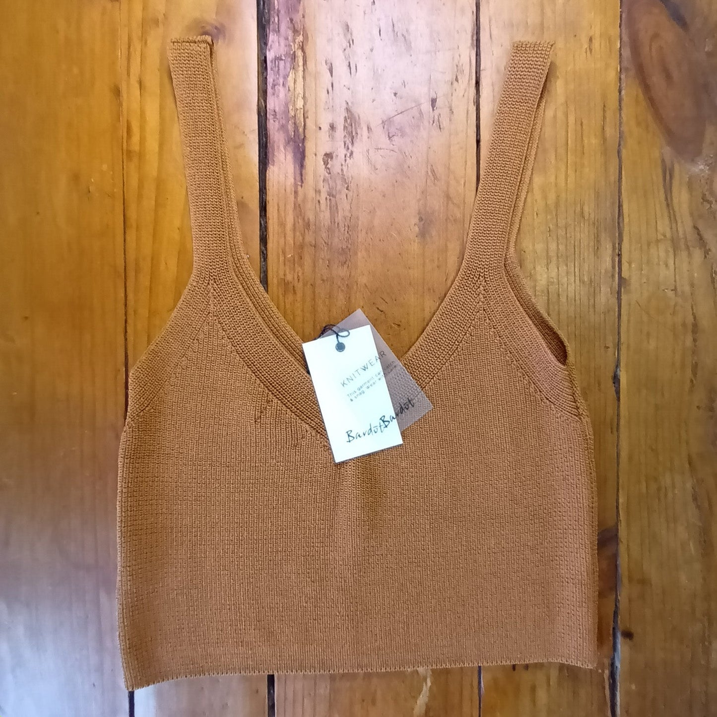 V Neck Caramel rusty knit cami Santa Monica top Modeshy