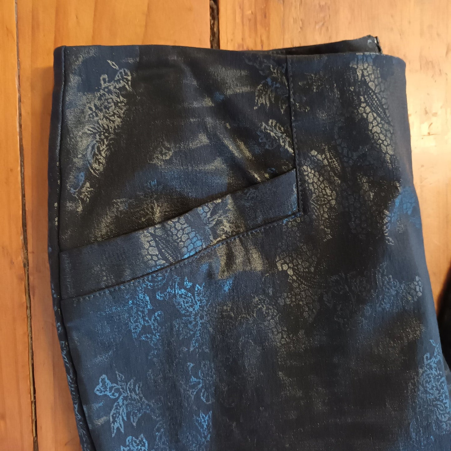 Vintage Andiamo 90s Embossed black floral dress pants 10 Au Modeshy