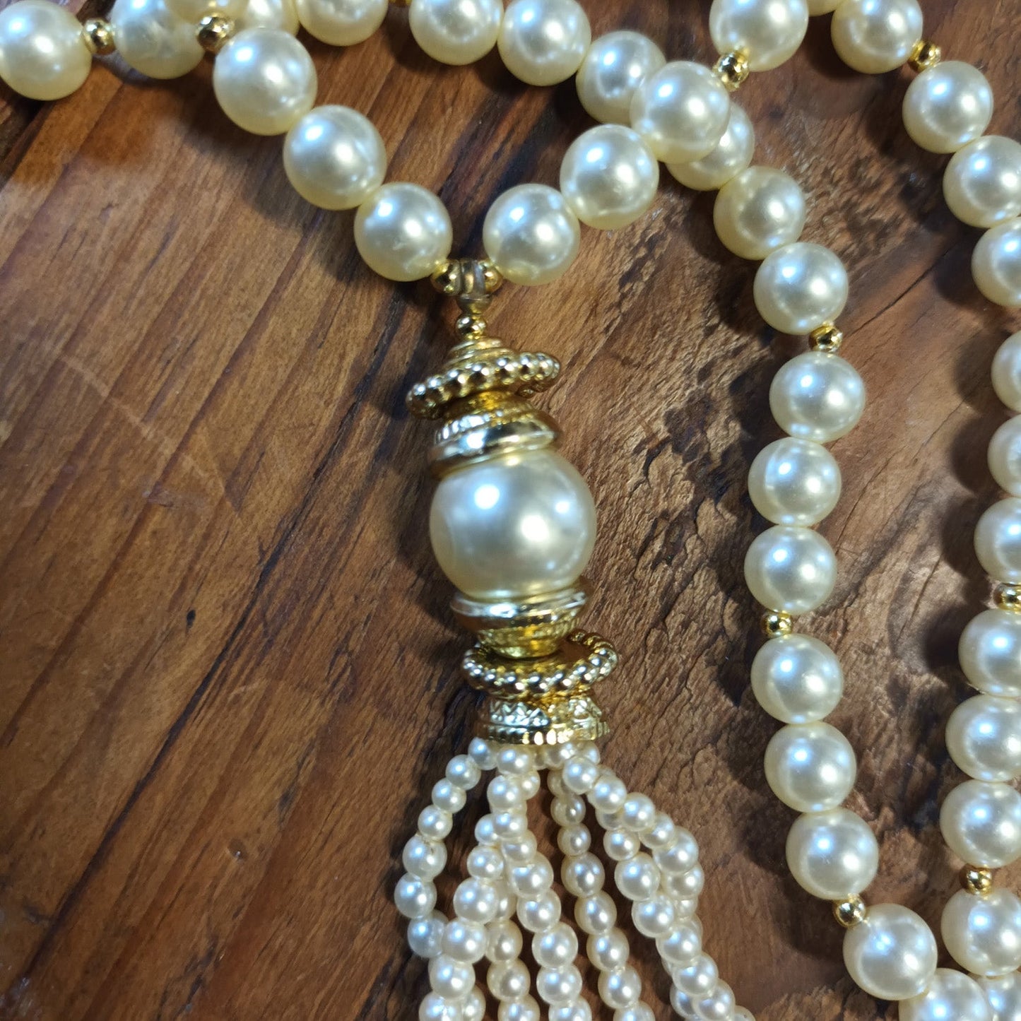 Vintage long Pearl lanyard tassel style necklace with gold accents Modeshy