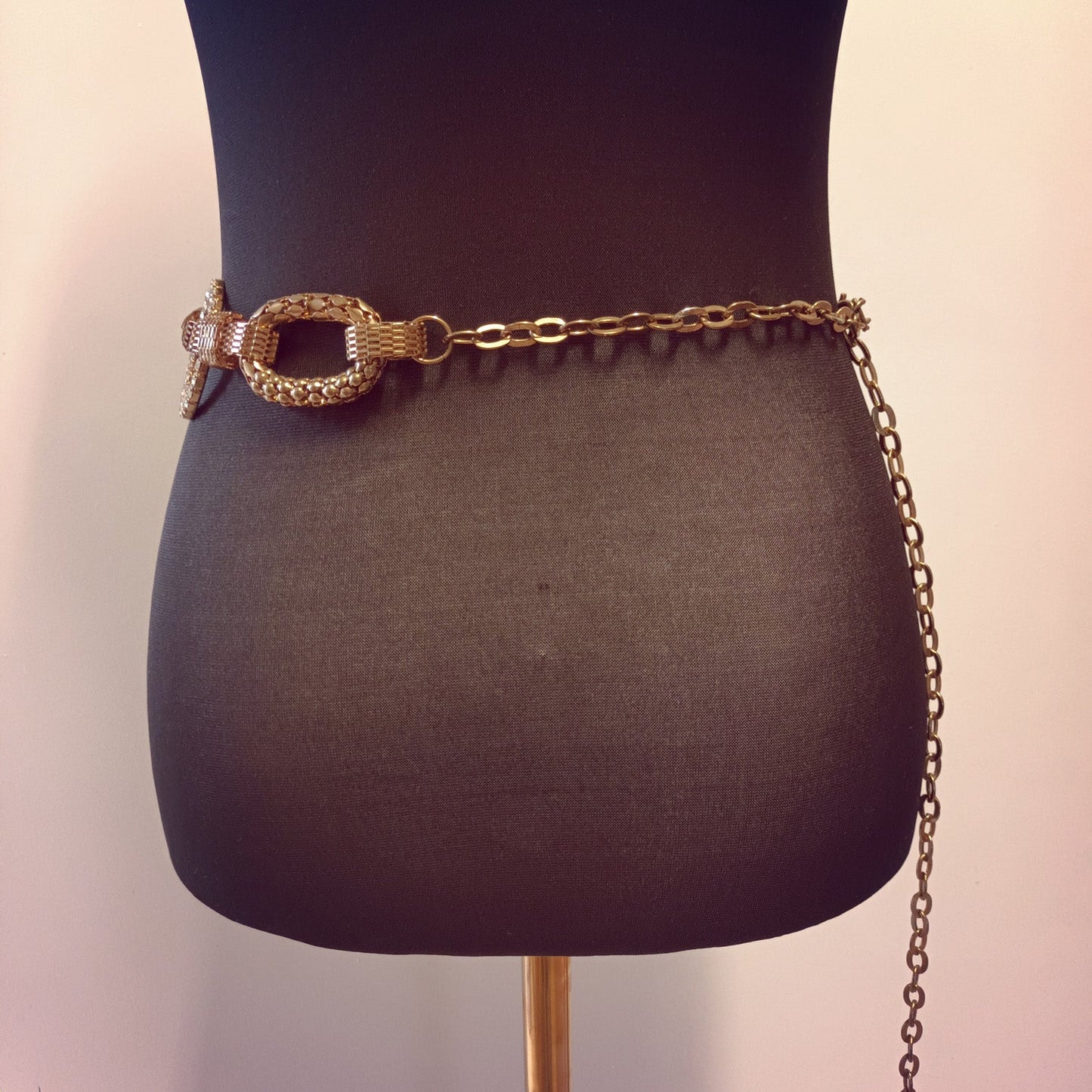 Vintage 90s Chain belt with diamante's Modeshy