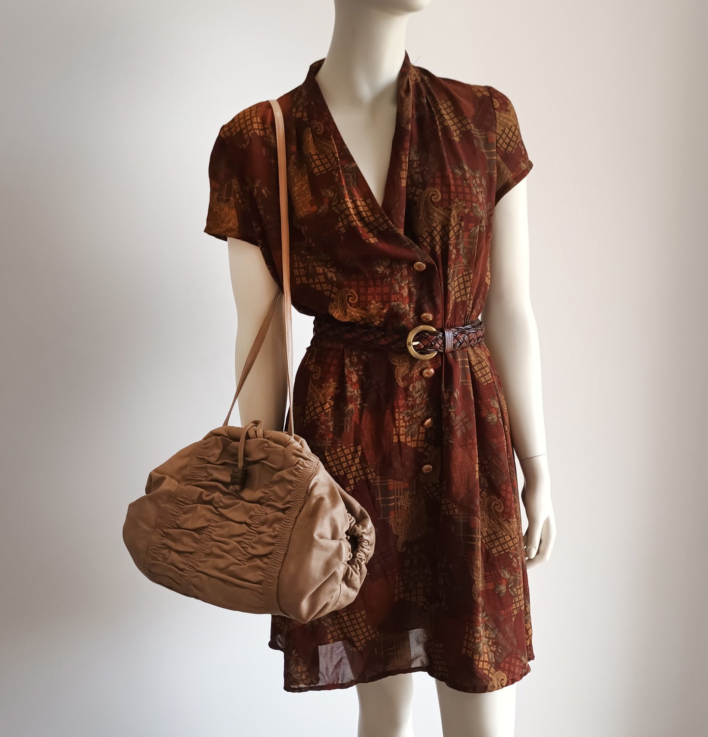 Vintage beige leather Oroton bag Modeshy
