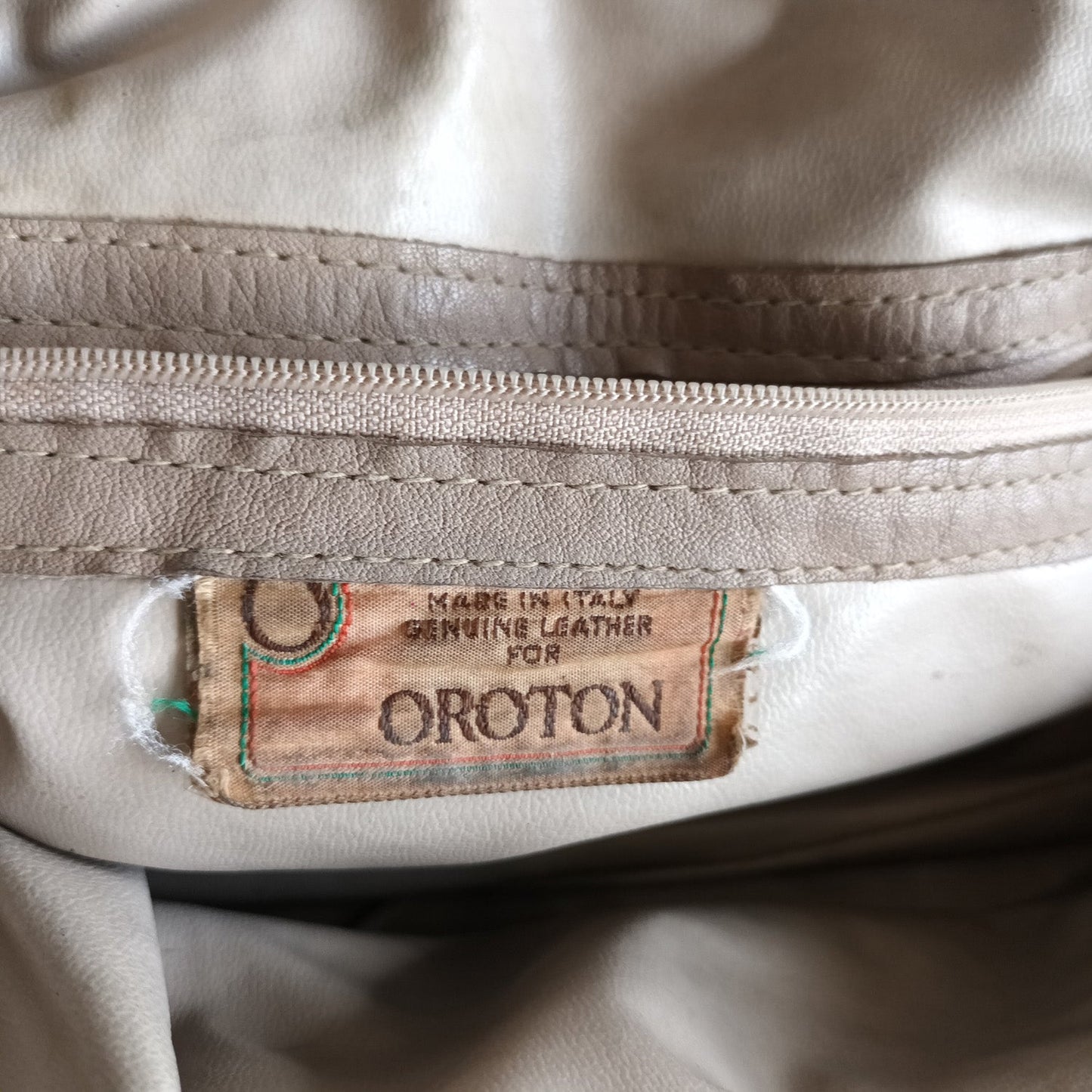 Vintage beige leather Oroton bag Modeshy