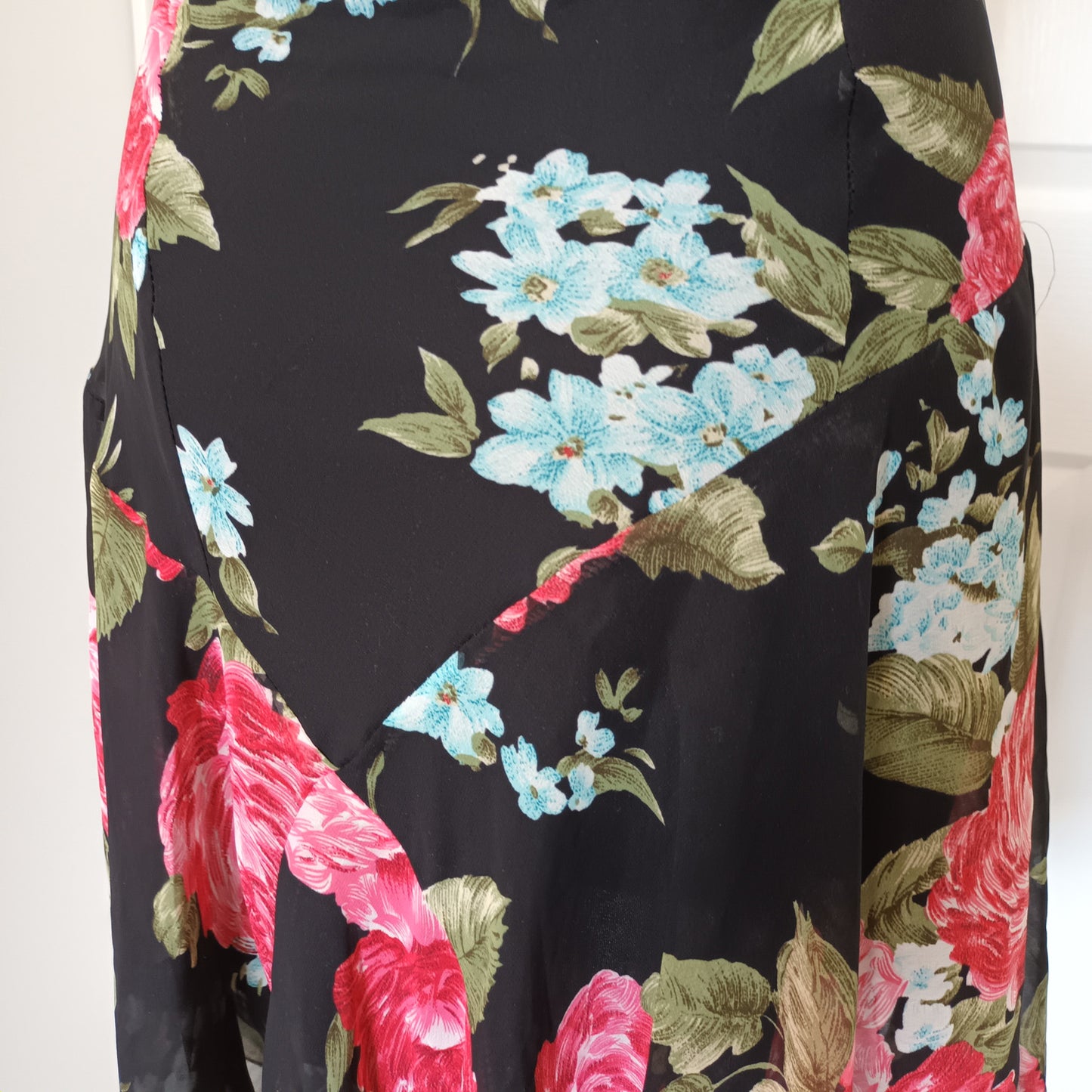 Vintage black and red floral dress 90s M