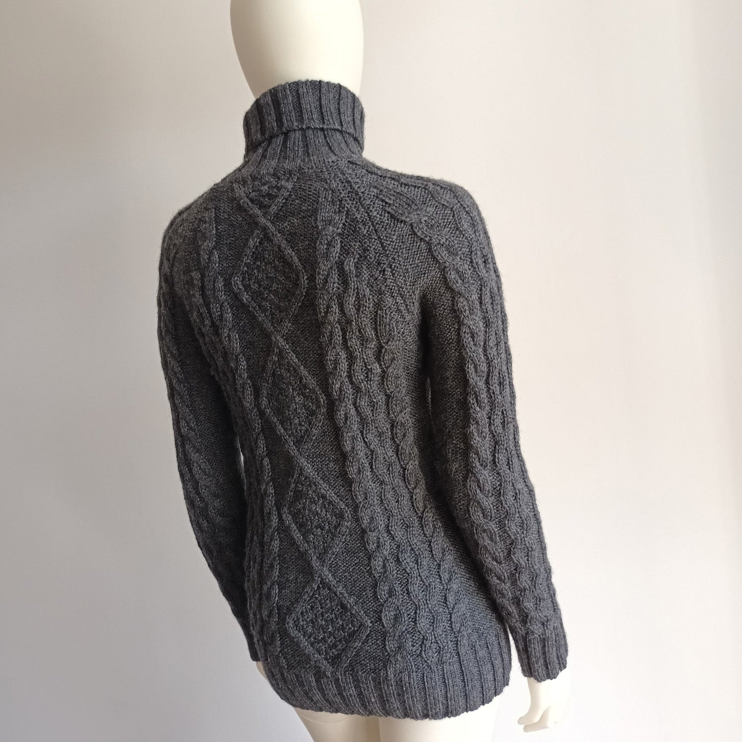Dark grey wool hand knitted cable knit jumper Modeshy
