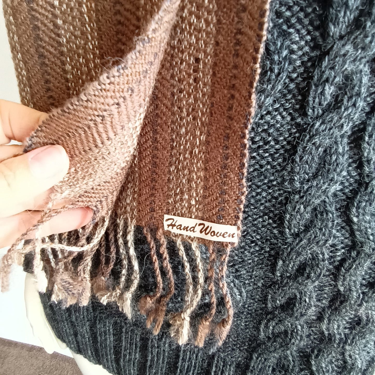 Hand woven wool scarf Modeshy