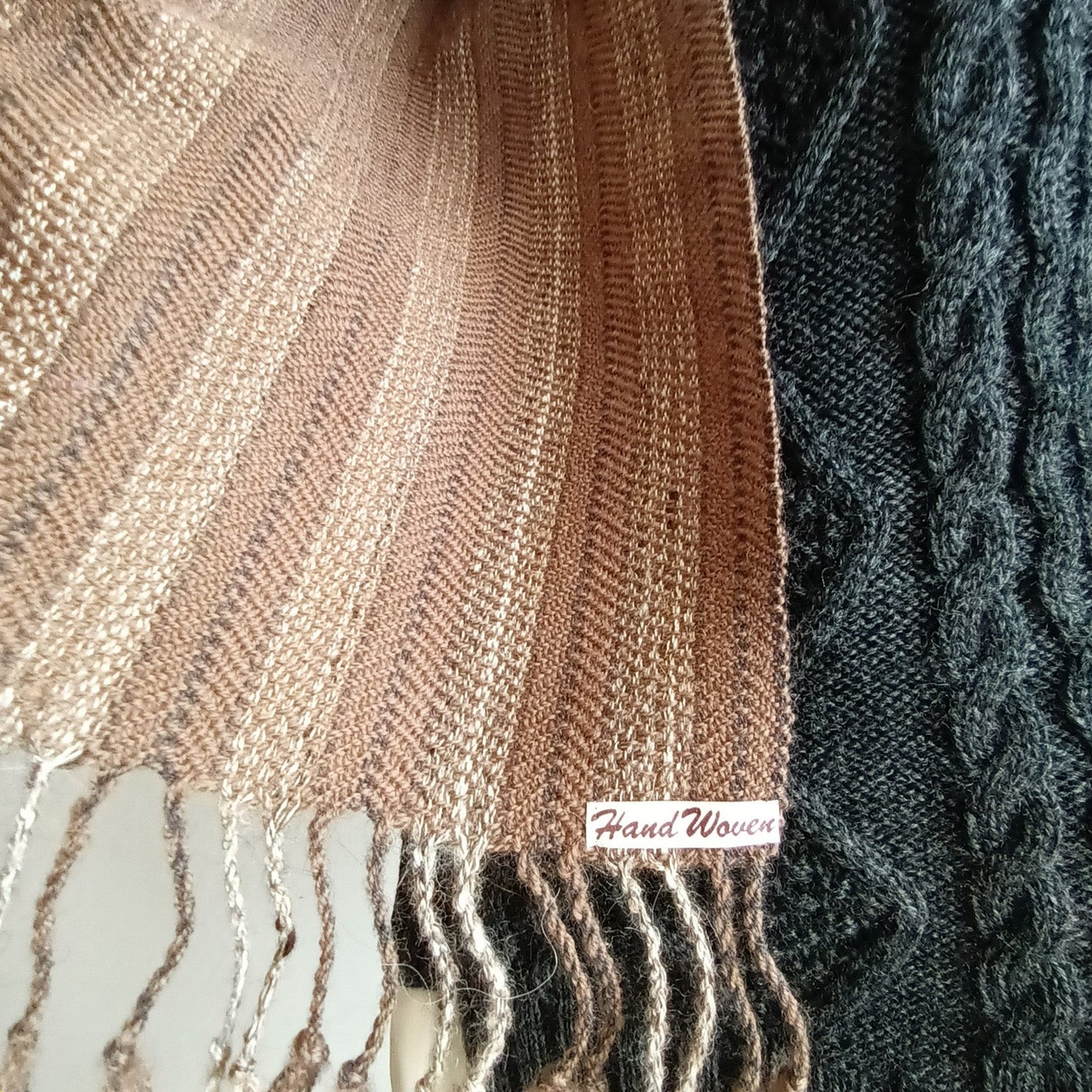 Hand woven wool scarf Modeshy