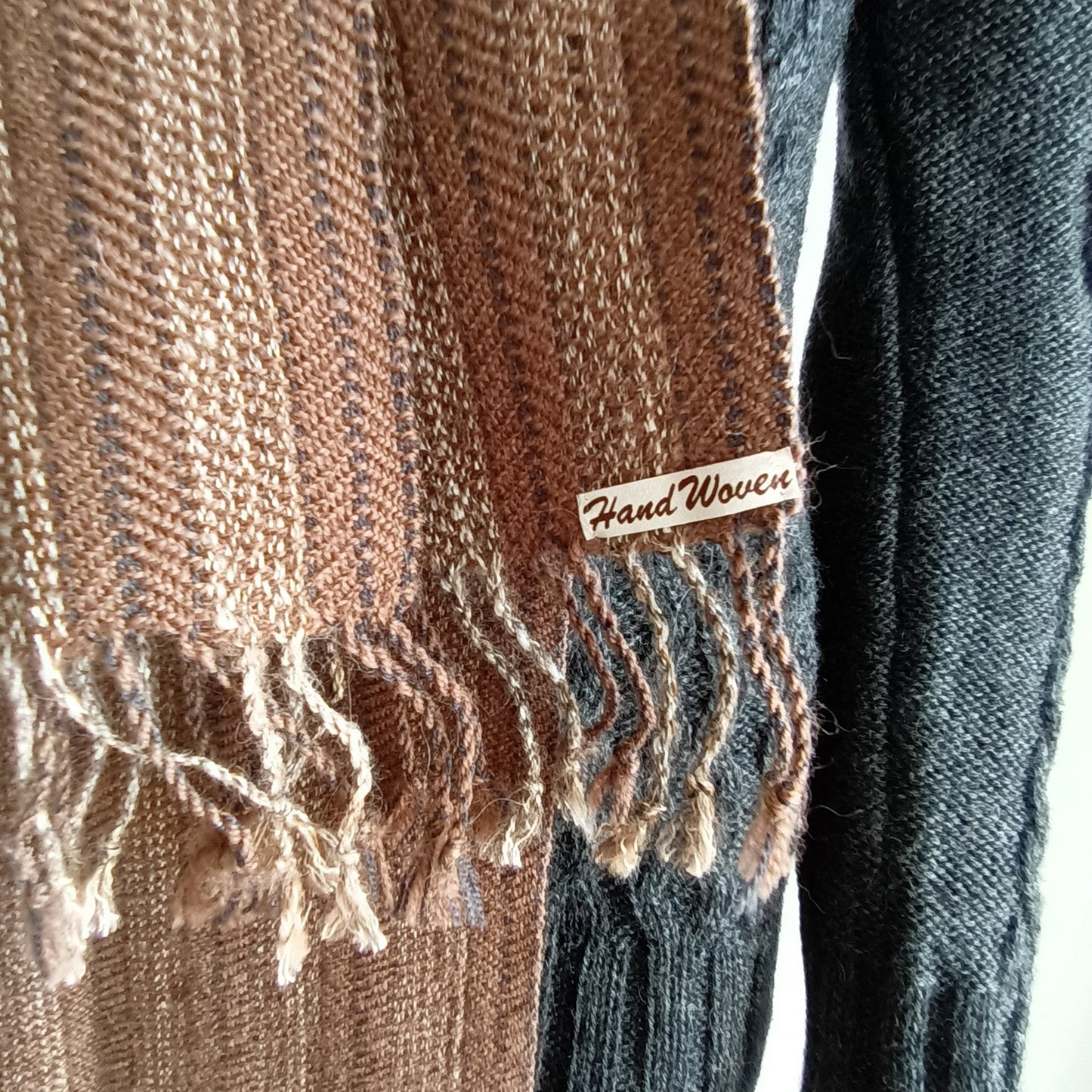 Hand woven wool scarf Modeshy