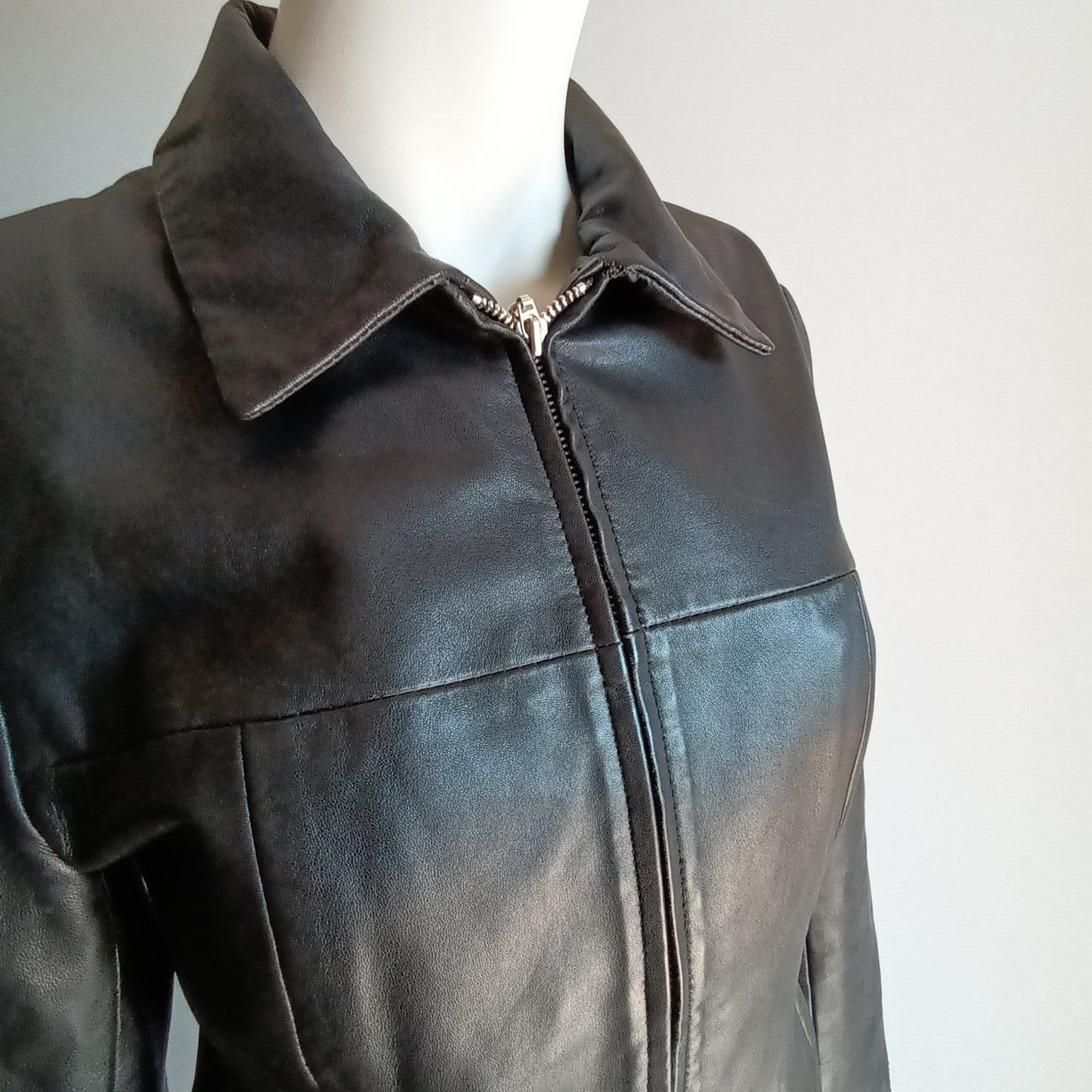 Vintage 90s black leather Jacket By Via Reggio Modeshy