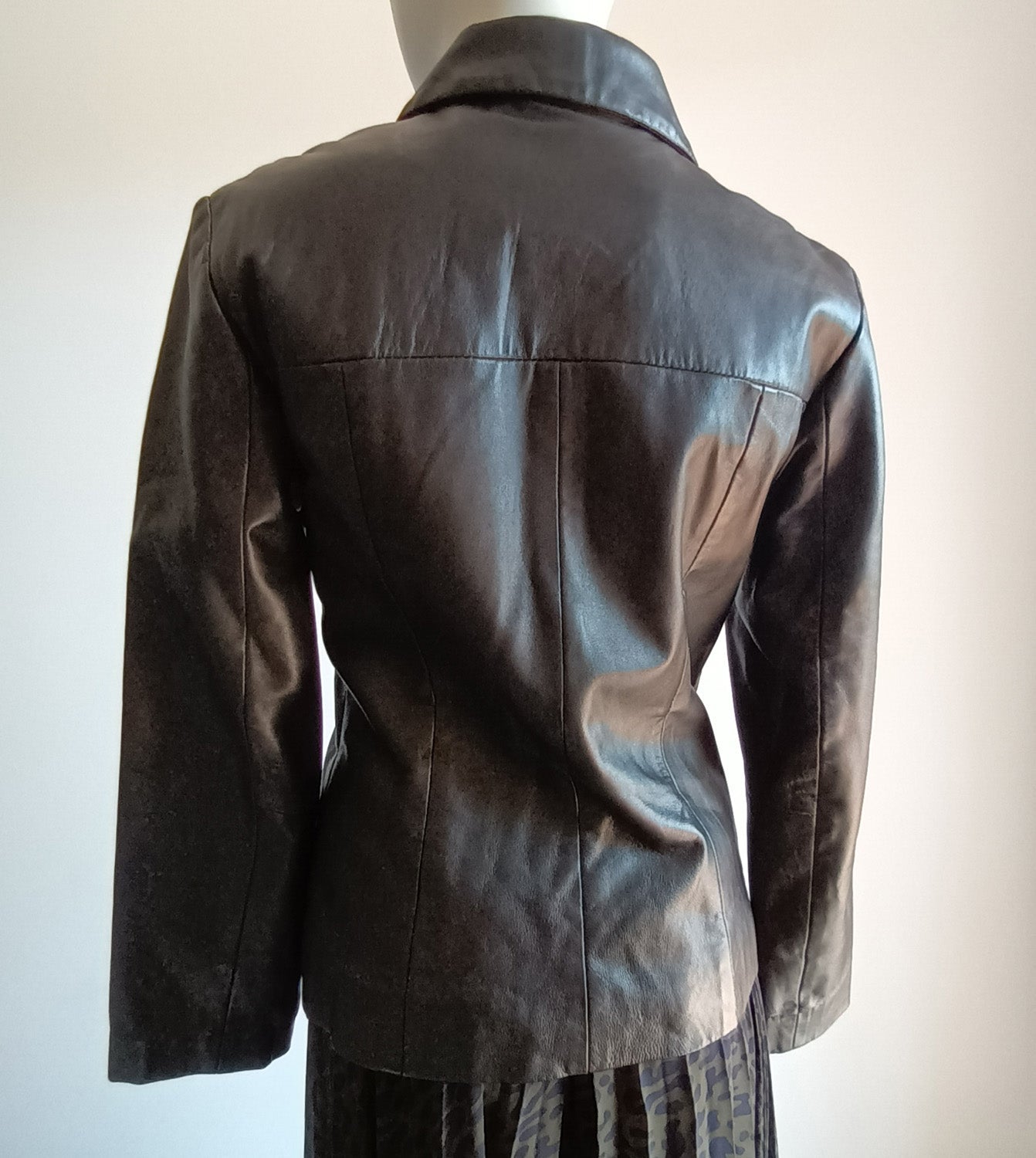 Vintage 90s black leather Jacket By Via Reggio Modeshy
