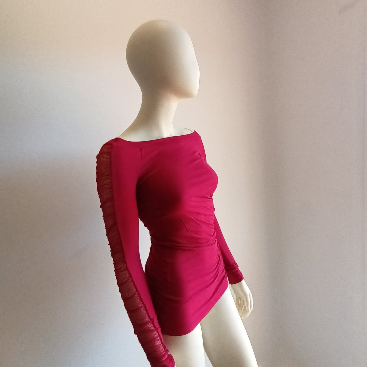Cherry Red Guess off the shoulder fitted top M Modeshy