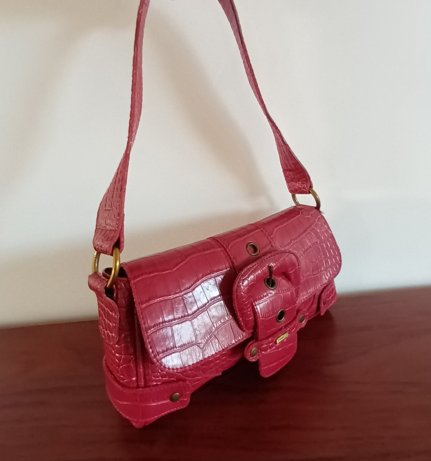 Vintage Y2k Fiorelli red faux crock skin cherry red bag. Modeshy