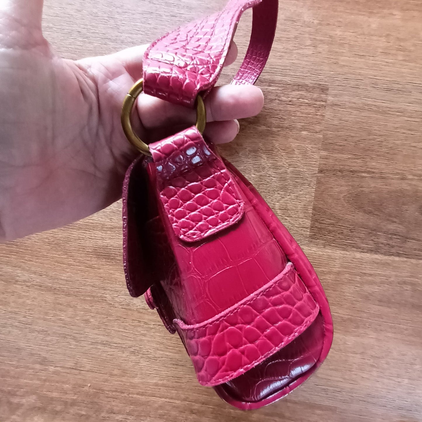 Vintage Y2k Fiorelli red faux crock skin cherry red bag. Modeshy
