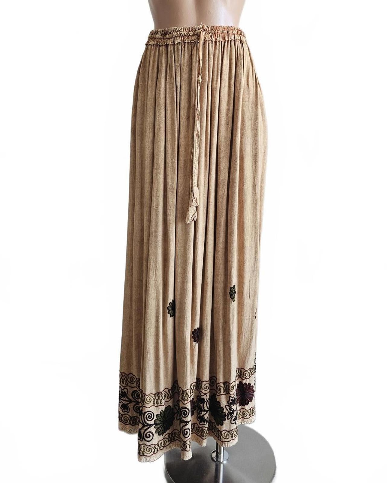 Vinage boho embroidered maxi skirt by AL- ZEER long tall.