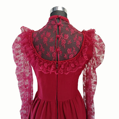 Vintage hand made gunne sax style cherry red lace dress. Modeshy