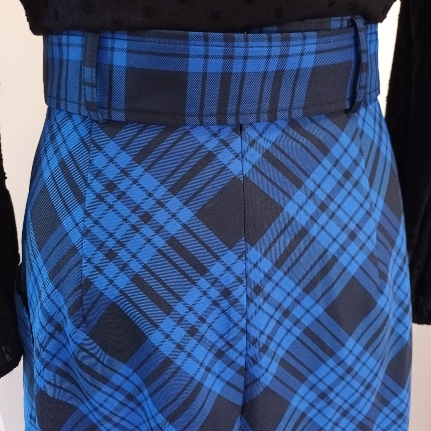 Recycled italian fabric lover skirt black and blue plaid vintage style skirt Modeshy