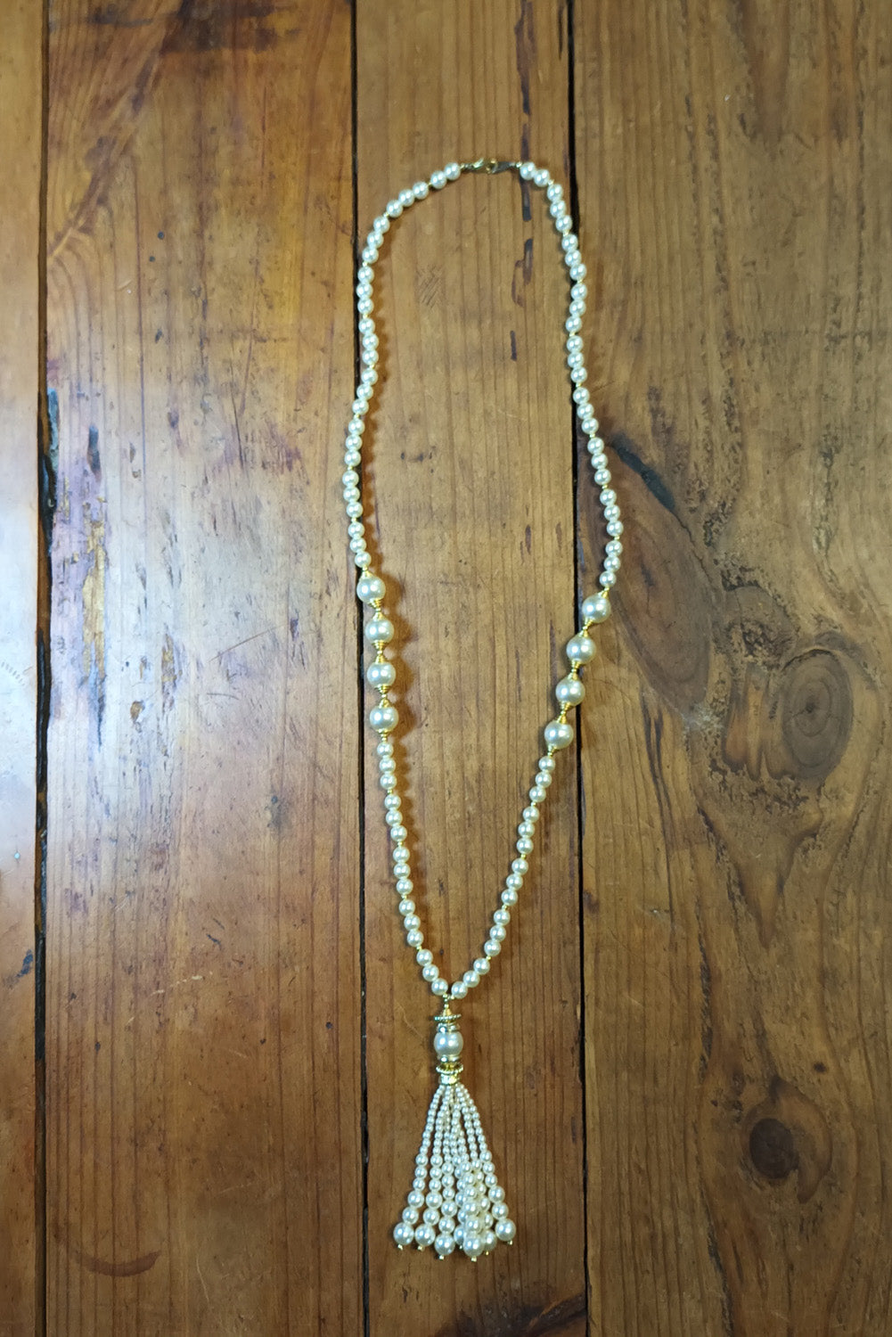Vintage long Pearl lanyard tassel style necklace with gold accents Modeshy