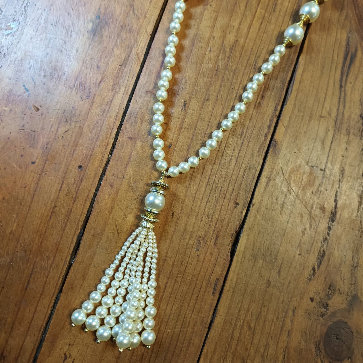 Vintage long Pearl lanyard tassel style necklace with gold accents Modeshy