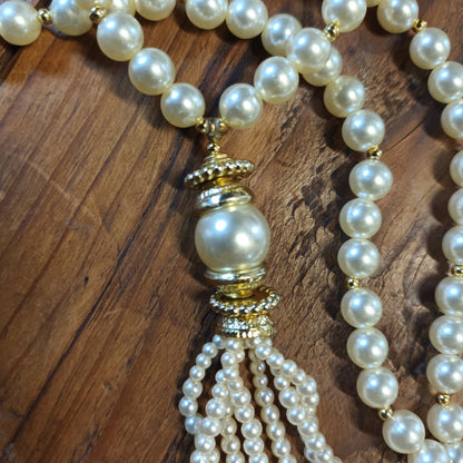 Vintage long Pearl lanyard tassel style necklace with gold accents Modeshy