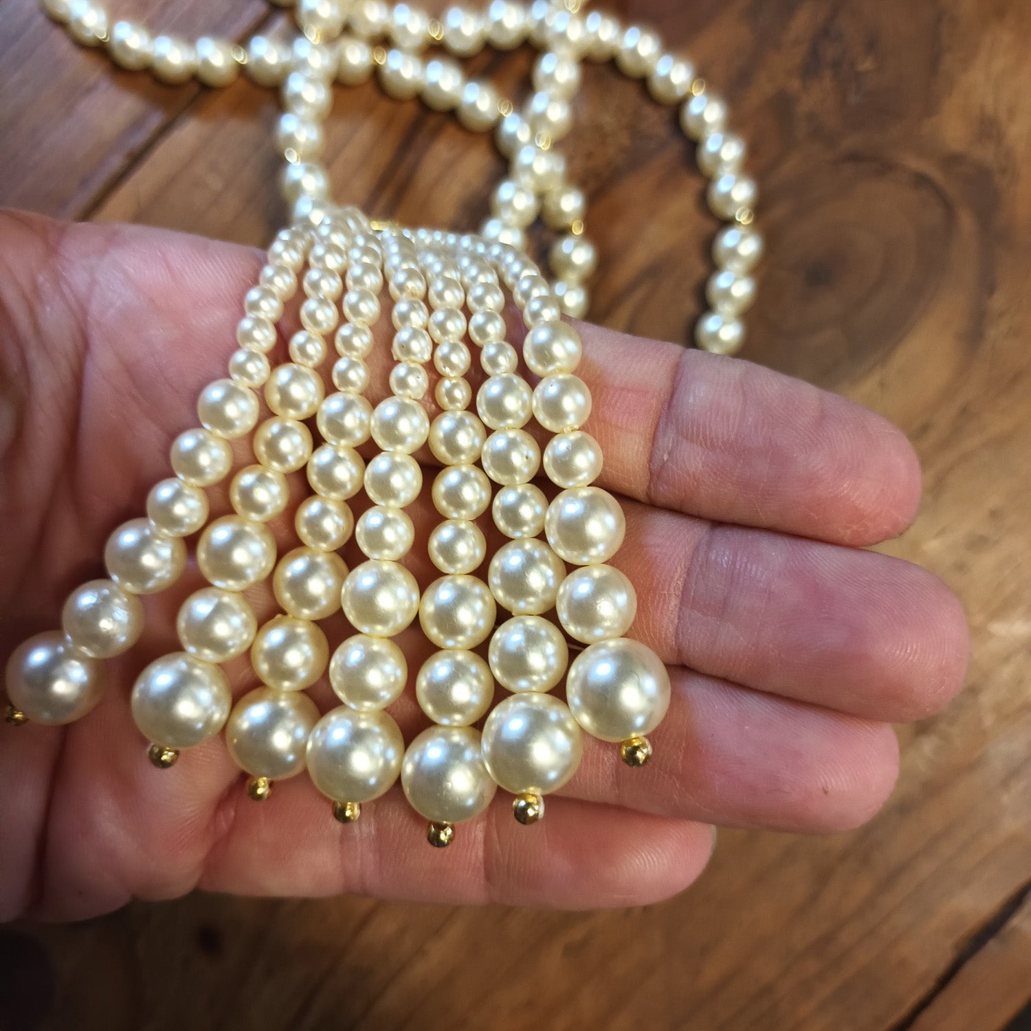 Vintage long Pearl lanyard tassel style necklace with gold accents Modeshy