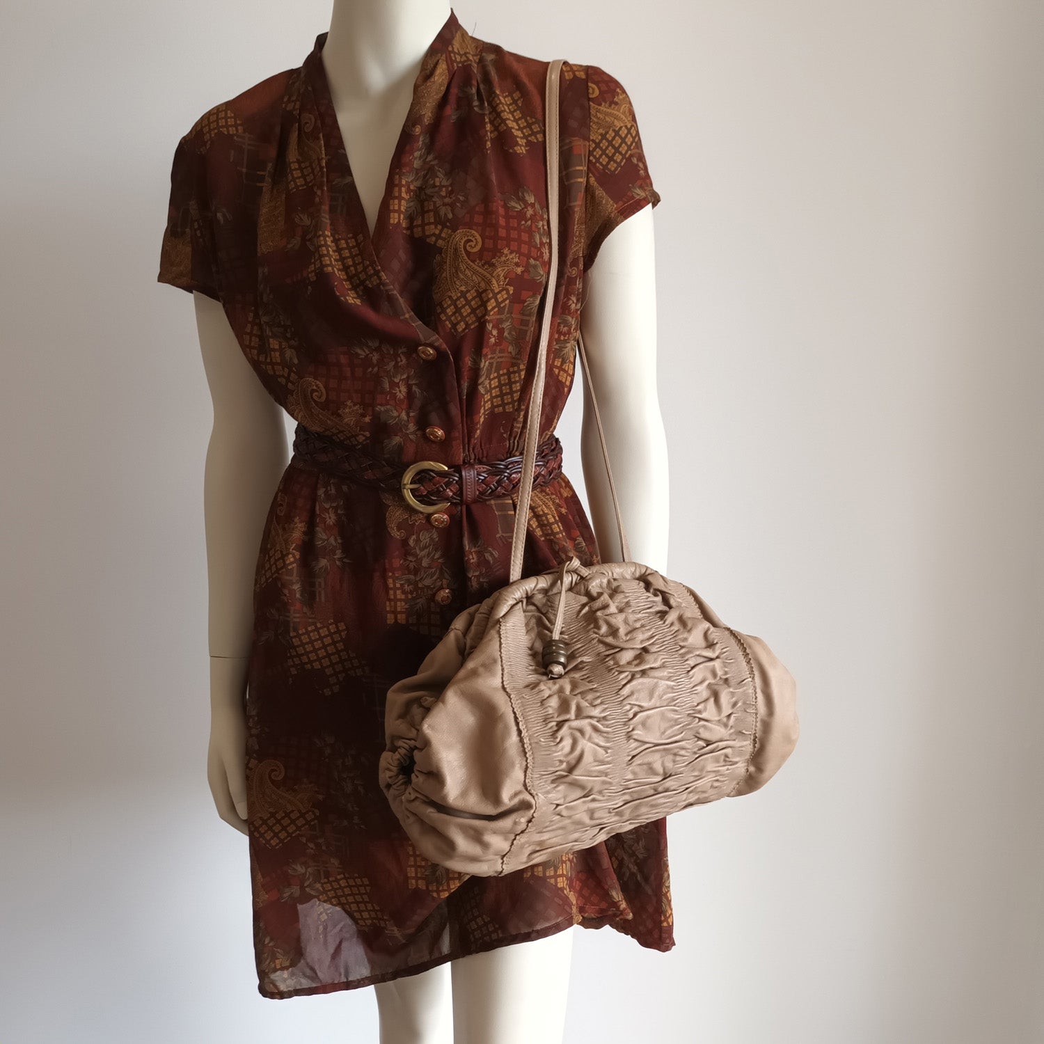 Vintage beige leather Oroton bag Modeshy