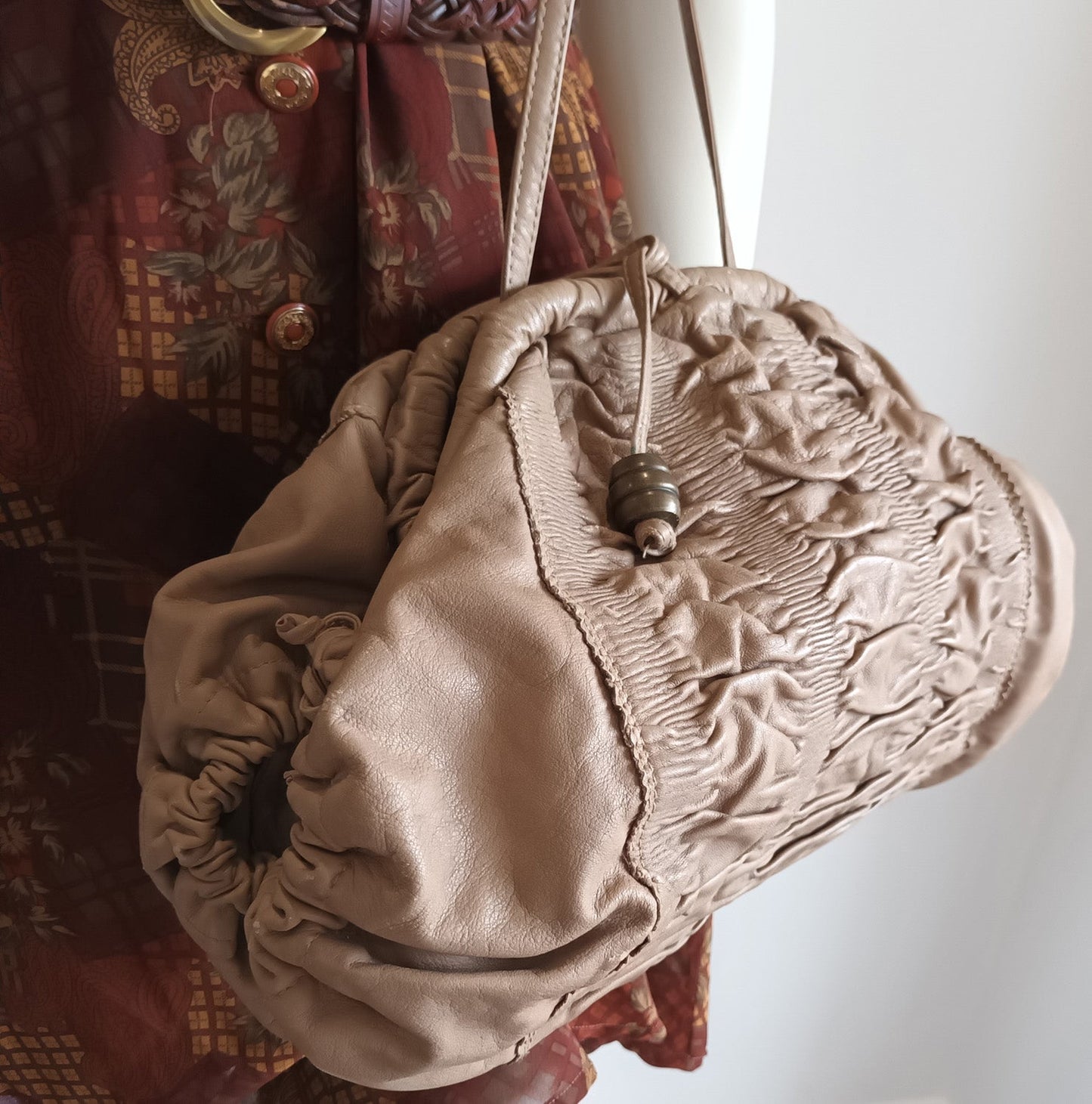 Vintage beige leather Oroton bag Modeshy