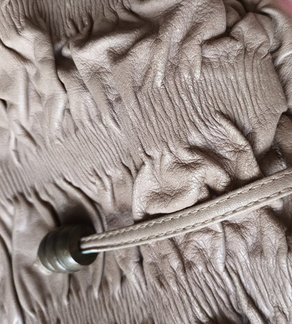 Vintage beige leather Oroton bag Modeshy