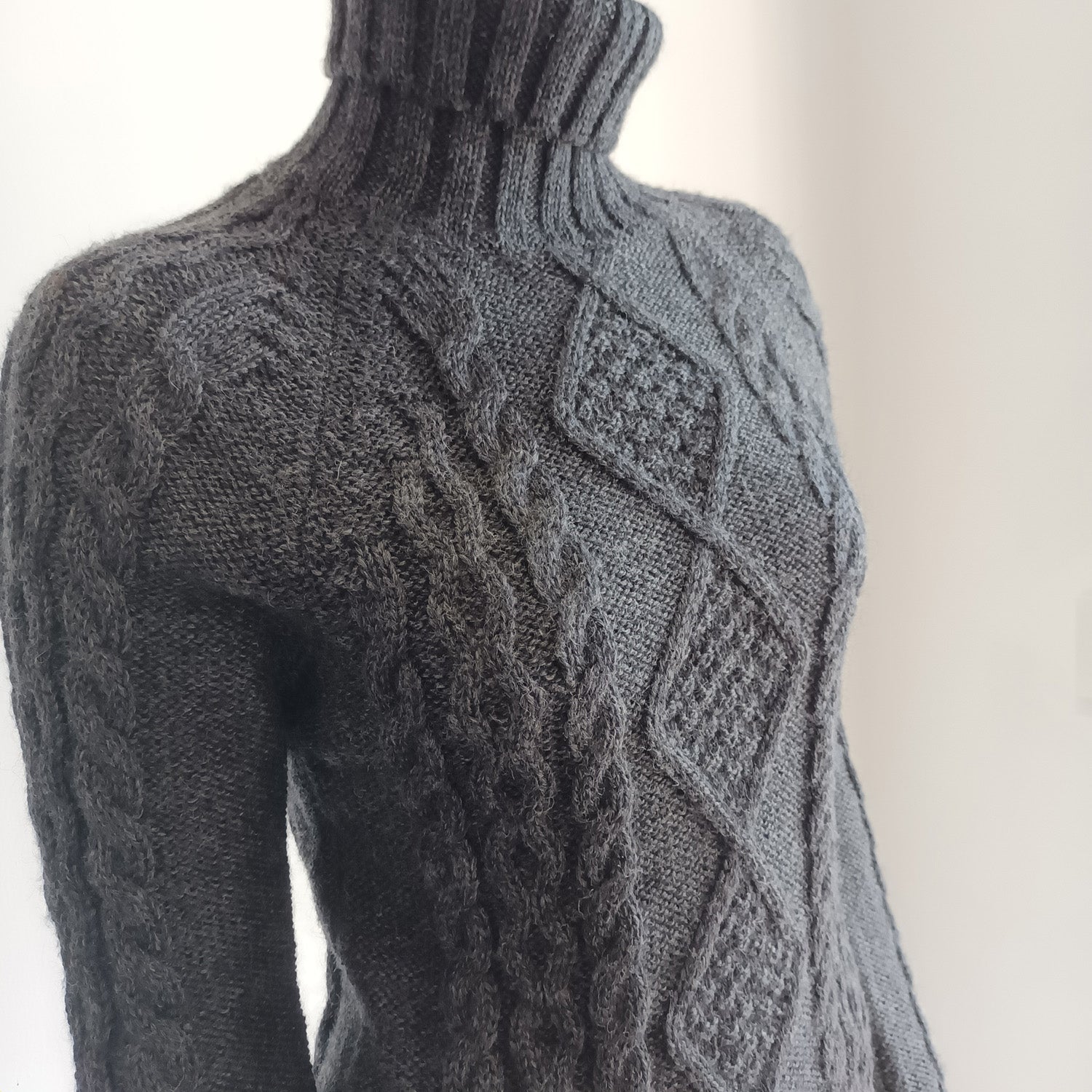Dark grey wool hand knitted cable knit jumper Modeshy