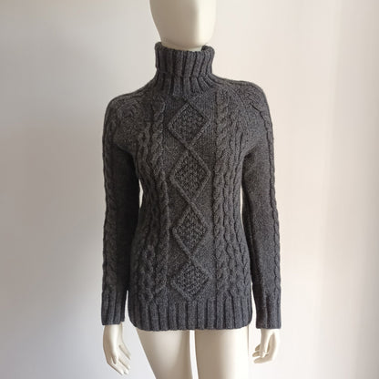 Dark grey wool hand knitted cable knit jumper Modeshy