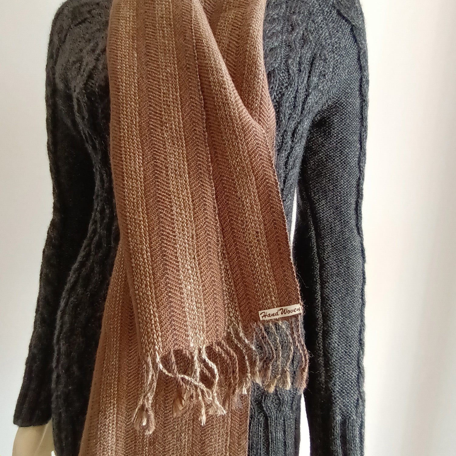 Hand woven wool scarf Modeshy