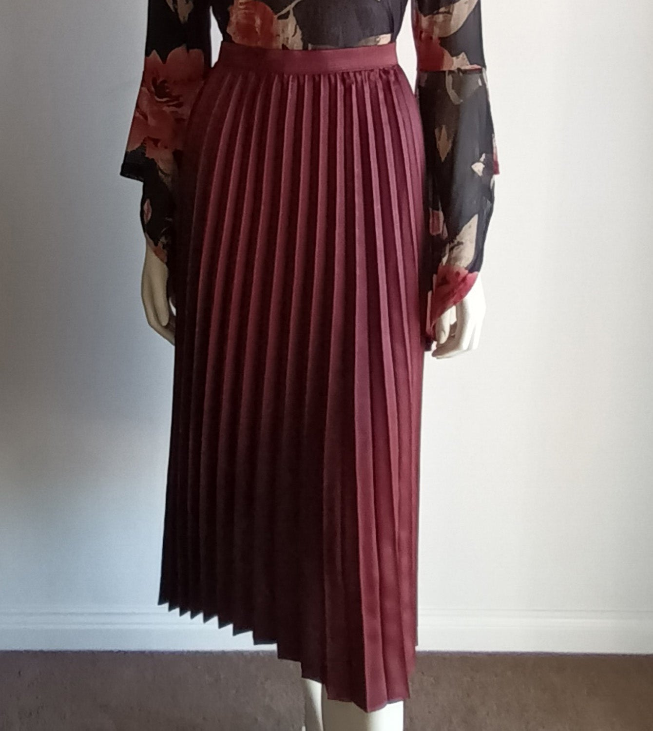 Burgundy Gorman Accordian skirt Modeshy