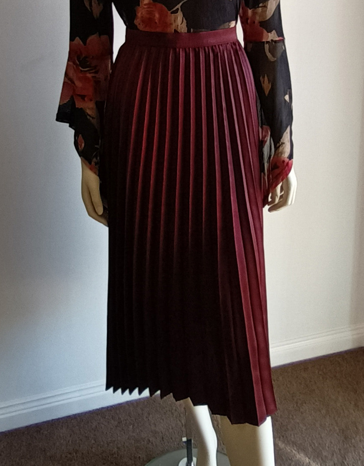 Burgundy Gorman Accordian skirt Modeshy