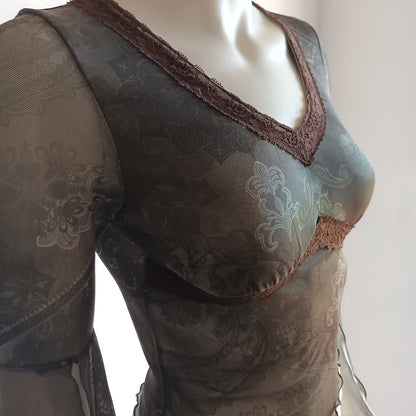 Y2k 90s Fitted mesh top fluted sleeve Modeshy