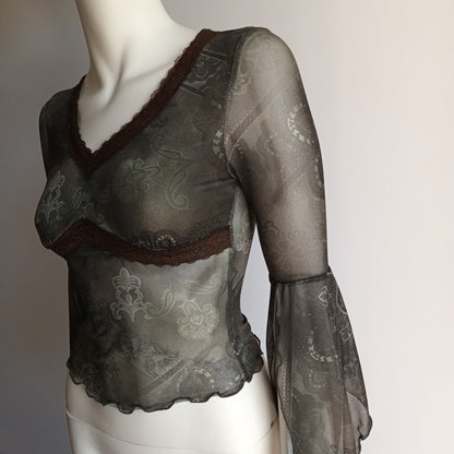 Y2k 90s Fitted mesh top fluted sleeve Modeshy
