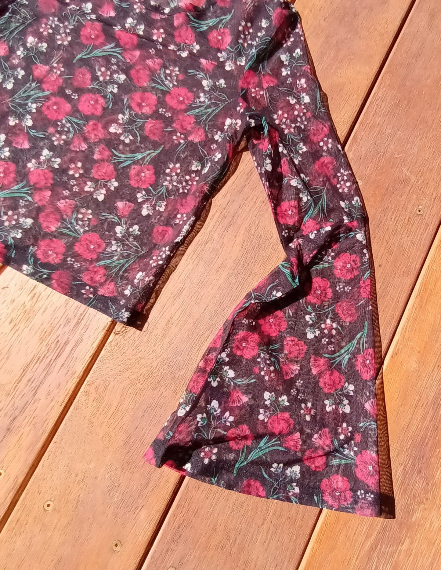Vintage Mink Pink 90s bell sleeve floral top