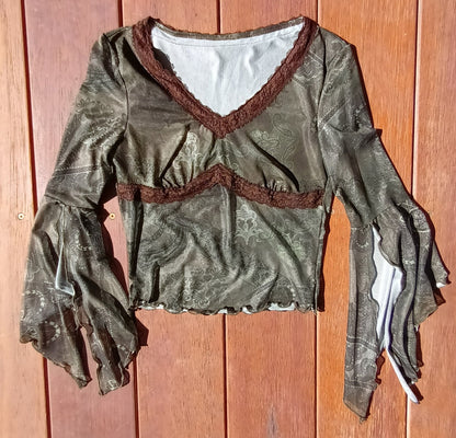 Y2k 90s Fitted mesh top fluted sleeve Modeshy