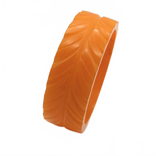 Vintage butterscotch bakelite hand carved bangle